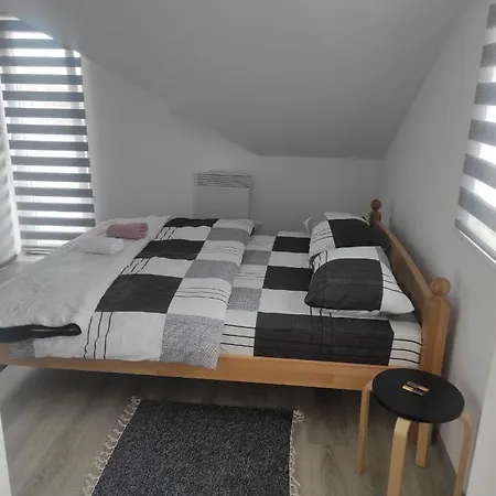 Prenociste Ljiljana 2 Gostinjska kuća *